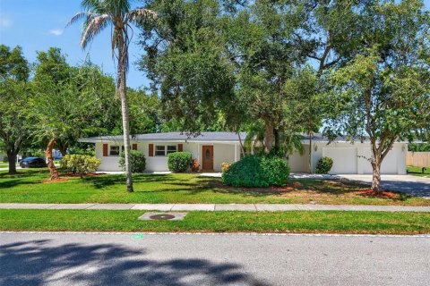 House in Sarasota, Florida 4 bedrooms, 251.49 sq.m. № 2216562