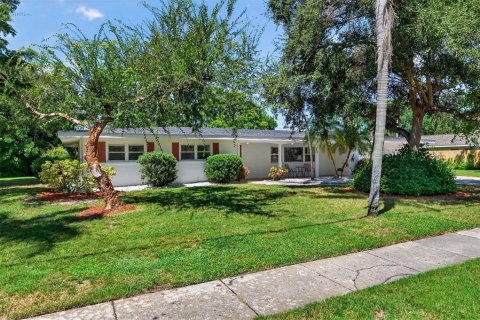 House in Sarasota, Florida 4 bedrooms, 251.49 sq.m. № 2216562 - photo 6