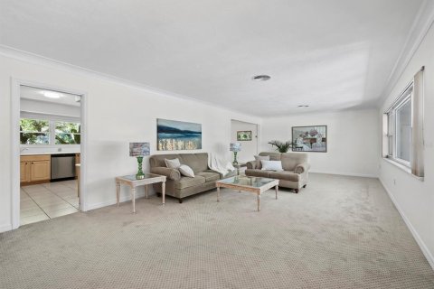 House in Sarasota, Florida 4 bedrooms, 251.49 sq.m. № 2216562 - photo 10