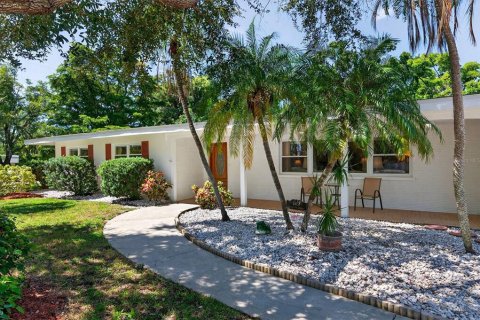 House in Sarasota, Florida 4 bedrooms, 251.49 sq.m. № 2216562 - photo 4