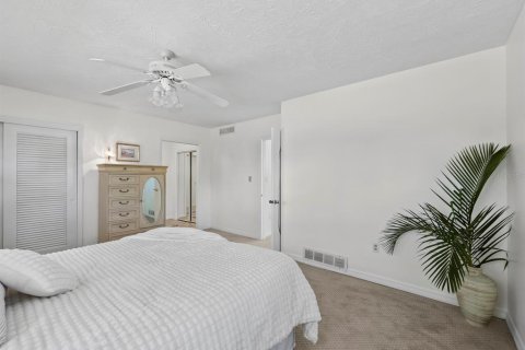 House in Sarasota, Florida 4 bedrooms, 251.49 sq.m. № 2216562 - photo 21