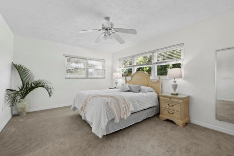 House in Sarasota, Florida 4 bedrooms, 251.49 sq.m. № 2216562 - photo 22