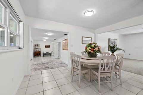 House in Sarasota, Florida 4 bedrooms, 251.49 sq.m. № 2216562 - photo 17