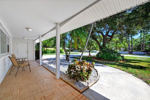 House in Sarasota, Florida 4 bedrooms, 251.49 sq.m. № 2216562 - photo 5