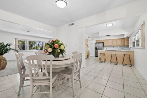 House in Sarasota, Florida 4 bedrooms, 251.49 sq.m. № 2216562 - photo 18
