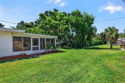 House in Sarasota, Florida 4 bedrooms, 251.49 sq.m. № 2216562 - photo 8