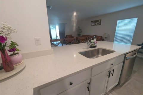 Villa ou maison à vendre à Zephyrhills, Floride: 3 chambres, 147.16 m2 № 2116575 - photo 11