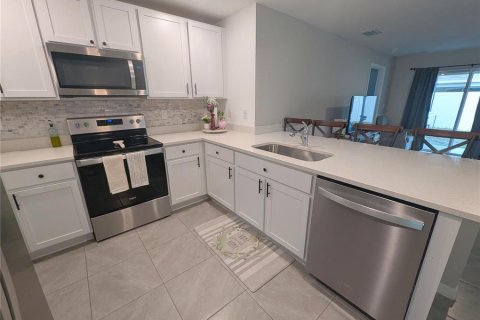 Villa ou maison à vendre à Zephyrhills, Floride: 3 chambres, 147.16 m2 № 2116575 - photo 8