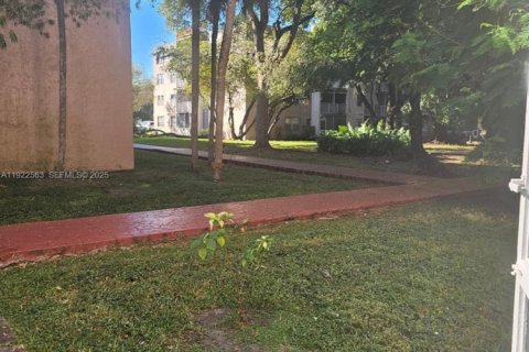 Купить кондоминиум в Майами, Флорида 2 спальни, 102.1м2, № 1982265 - фото 27