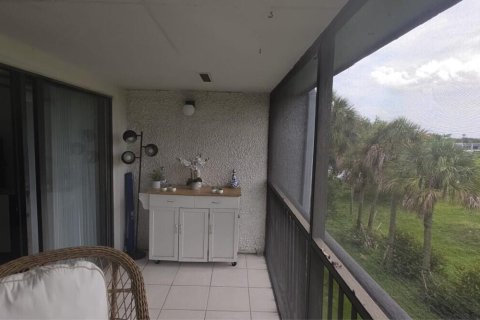 Condo in Lake Worth, Florida, 1 bedroom № 2083473 - photo 2