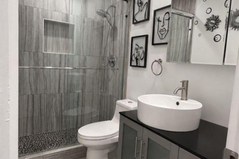 Condo in Lake Worth, Florida, 1 bedroom № 2083473 - photo 13