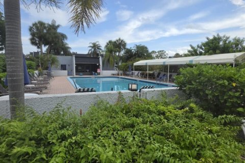 Condo in Lake Worth, Florida, 1 bedroom № 2083473 - photo 17