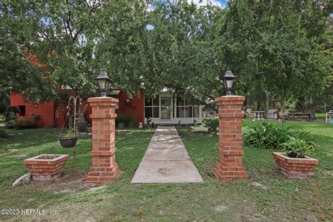 Casa en venta en Palatka, Florida, 3 dormitorios, 209.31 m2 № 777631 - foto 1