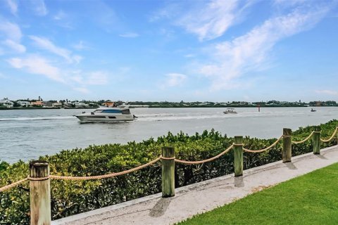 Condo in Sarasota, Florida, 2 bedrooms  № 829132 - photo 23