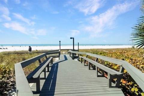 Condo in Sarasota, Florida, 2 bedrooms  № 829132 - photo 25