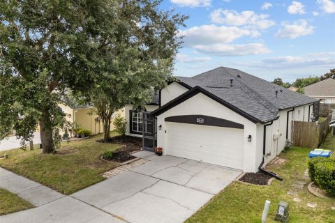 House in Land O' Lakes, Florida 4 bedrooms, 169.55 sq.m. № 2140627 - photo 10