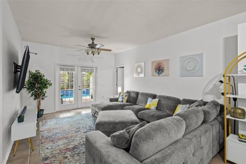 House in Land O' Lakes, Florida 4 bedrooms, 169.55 sq.m. № 2140627 - photo 19