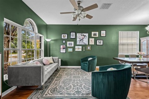 House in Land O' Lakes, Florida 4 bedrooms, 169.55 sq.m. № 2140627 - photo 13