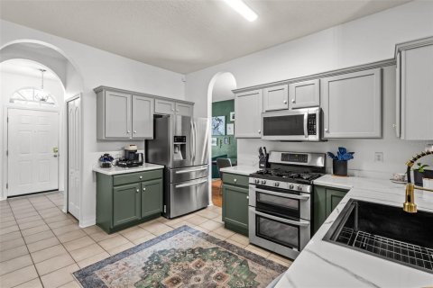 House in Land O' Lakes, Florida 4 bedrooms, 169.55 sq.m. № 2140627 - photo 16