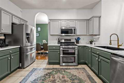 House in Land O' Lakes, Florida 4 bedrooms, 169.55 sq.m. № 2140627 - photo 4