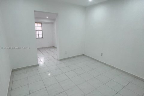 Купить виллу или дом в Майами, Флорида 3 спальни, 137.87м2, № 1711738 - фото 13