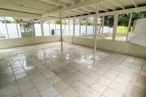 Купить виллу или дом в Майами, Флорида 3 спальни, 137.87м2, № 1711738 - фото 17