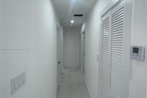 Купить виллу или дом в Майами, Флорида 3 спальни, 137.87м2, № 1711738 - фото 11