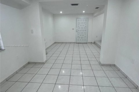 Купить виллу или дом в Майами, Флорида 3 спальни, 137.87м2, № 1711738 - фото 6