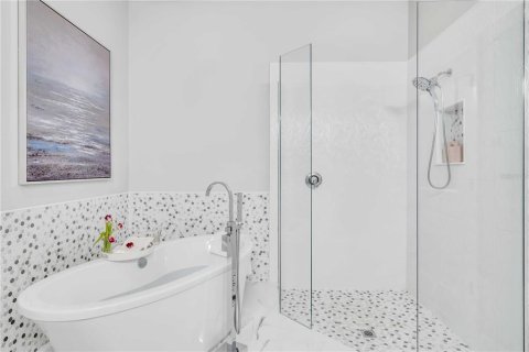 House in Sarasota, Florida 5 bedrooms, 276.57 sq.m. № 1592089 - photo 23
