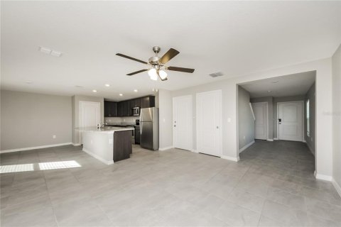 Villa ou maison à louer à Kissimmee, Floride: 4 chambres, 172.05 m2 № 2096058 - photo 3