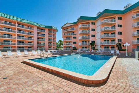 Condo in Indian Shores, Florida, 3 bedrooms  № 1732235 - photo 7