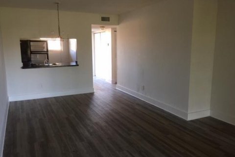 Copropriété à louer à Pembroke Pines, Floride: 2 chambres, 84.91 m2 № 2181578 - photo 6