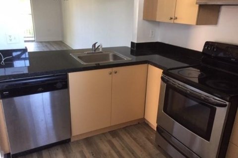 Copropriété à louer à Pembroke Pines, Floride: 2 chambres, 84.91 m2 № 2181578 - photo 3