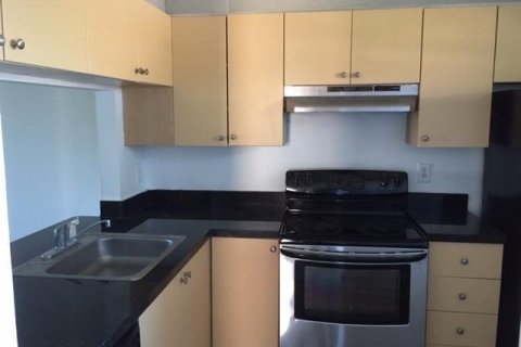 Copropriété à louer à Pembroke Pines, Floride: 2 chambres, 84.91 m2 № 2181578 - photo 2