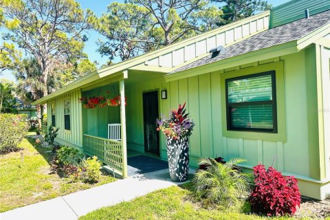 Duplex in Sarasota, Florida 2 bedrooms, 100.15 sq.m. № 2110431
