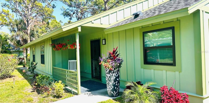 Duplex in Sarasota, Florida 2 bedrooms, 100.15 sq.m. № 2110431