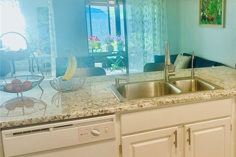 Duplex in Sarasota, Florida 2 bedrooms, 100.15 sq.m. № 2110431 - photo 8