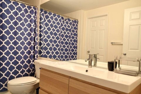 Condo in West Palm Beach, Florida, 1 bedroom № 2270060 - photo 15