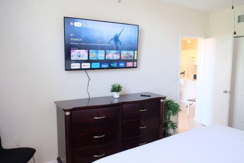 Condo in West Palm Beach, Florida, 1 bedroom № 2270060 - photo 10