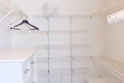 Condo in West Palm Beach, Florida, 1 bedroom № 2270060 - photo 13