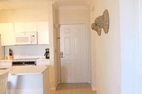 Condo in West Palm Beach, Florida, 1 bedroom № 2270060 - photo 16