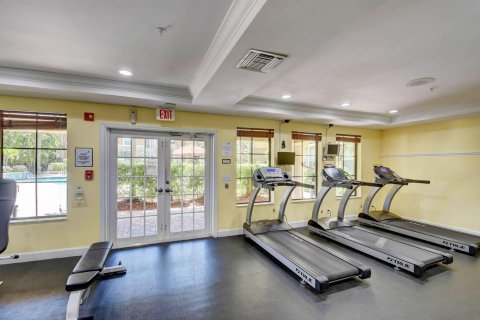 Condo in West Palm Beach, Florida, 1 bedroom № 2270060 - photo 18