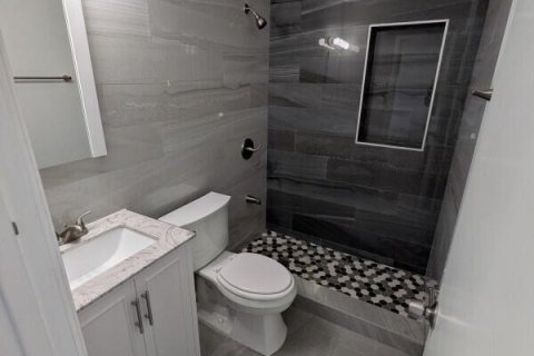 Villa ou maison à louer à Miami, Floride: 3 chambres, 123.47 m2 № 2147060 - photo 16