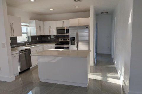 Villa ou maison à louer à Miami, Floride: 3 chambres, 123.47 m2 № 2147060 - photo 8