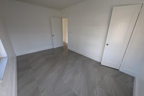 Villa ou maison à louer à Miami, Floride: 3 chambres, 123.47 m2 № 2147060 - photo 18