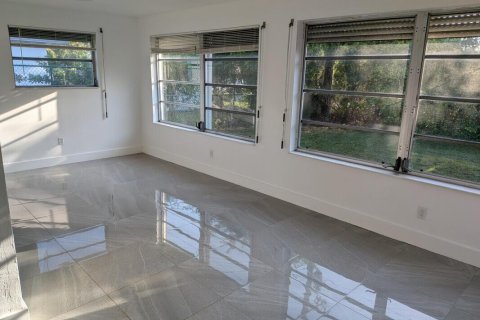 Villa ou maison à louer à Miami, Floride: 3 chambres, 123.47 m2 № 2147060 - photo 11