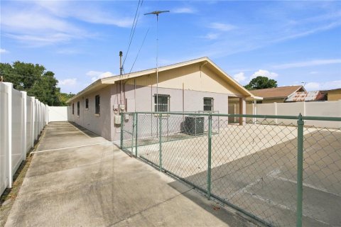Casa en venta en Tampa, Florida, 3 dormitorios, 171.31 m2 № 2216151 - foto 22
