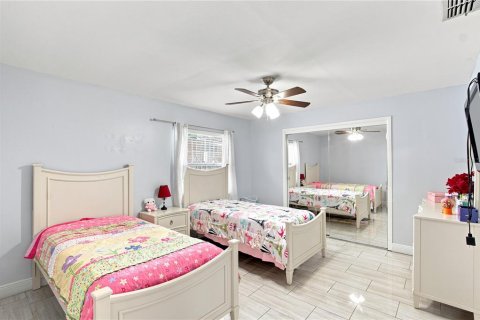 Casa en venta en Tampa, Florida, 3 dormitorios, 171.31 m2 № 2216151 - foto 18