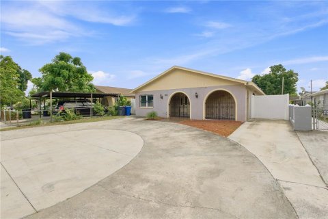 Casa en venta en Tampa, Florida, 3 dormitorios, 171.31 m2 № 2216151 - foto 3