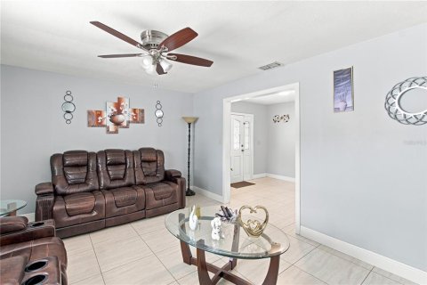 Casa en venta en Tampa, Florida, 3 dormitorios, 171.31 m2 № 2216151 - foto 5